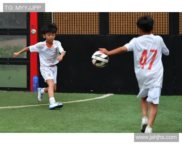 平四小学足球明星的成长之路与梦想追逐的精彩故事